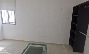RENTA DE CASA EN FRAC LAS AMERICAS CON 3 HAB. RECIEN REMODELADA