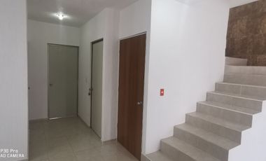 RENTA DE CASA EN FRAC LAS AMERICAS CON 3 HAB. RECIEN REMODELADA