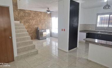 RENTA DE CASA EN FRAC LAS AMERICAS CON 3 HAB. RECIEN REMODELADA