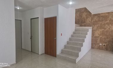 RENTA DE CASA EN FRAC LAS AMERICAS CON 3 HAB. RECIEN REMODELADA