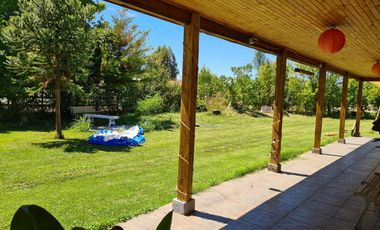 ¡Se Vende! Amplia Casa con Parcela de 5.000 m² en Pelarco