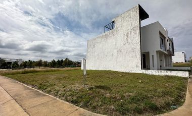 Terreno en esquina en venta en Valle Imperial