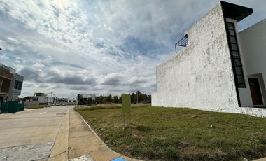 Terreno en esquina en venta en Valle Imperial