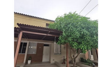 VENTA CASA EN CONJUNTO CERRADO SECTOR CISNE SANTA MARTA – H.I