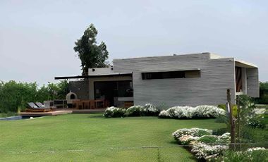 VENDO ESPECTACULAR CASA DE CAMPO AMOBLADA