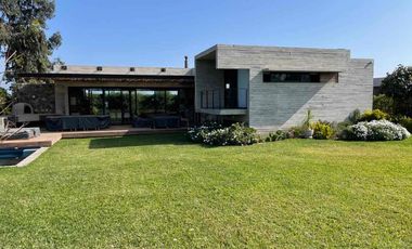 VENDO ESPECTACULAR CASA DE CAMPO AMOBLADA