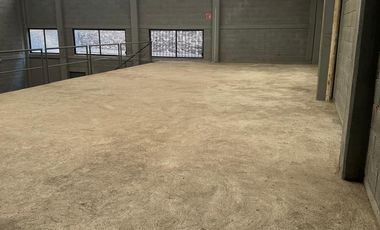 Bodega Comercial en Avenida