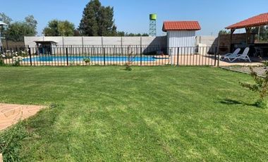 ¡Exclusiva Casa en Condominio con Portón Eléctrico en Pelarco!