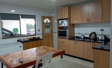 ¡Exclusiva Casa en Condominio con Portón Eléctrico en Pelarco!