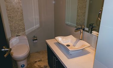 En venta departamento en Cuenca, edif. Atlantida