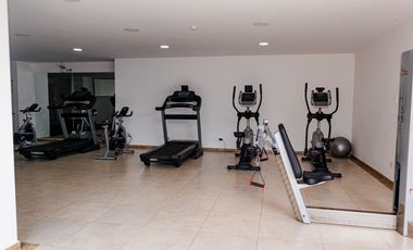 En venta departamento en Cuenca, edif. Atlantida