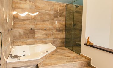 En venta departamento en Cuenca, edif. Atlantida