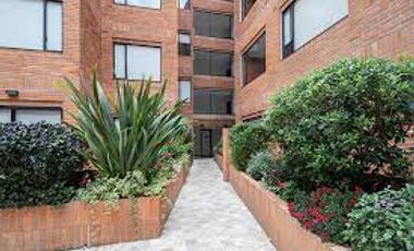 En venta departamento en Cuenca, edif. Atlantida
