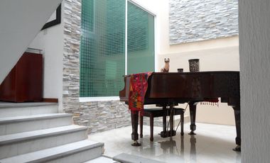 🏠 Espectacular Casa en Venta en Las Ánimas, Xalapa | Diseño Único en Medios Niveles