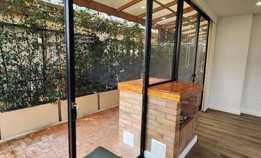 ¡Se arrienda hermosa casa esquinera DOS PISOS  en Chía, Vereda Fagua! PARA ESTRENAR  ¿Buscas un hogar  cómodo y con una ubicación privilegiada? ¡Esta