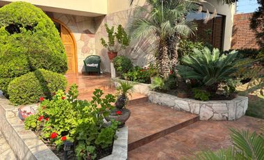 ATRACTIVA Y ESPACIOSA CASA EN SAN BORJA,