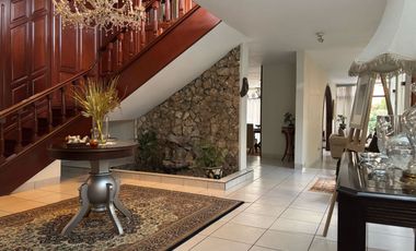 ATRACTIVA Y ESPACIOSA CASA EN SAN BORJA,