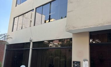 ATRACTIVA Y ESPACIOSA CASA EN SAN BORJA,