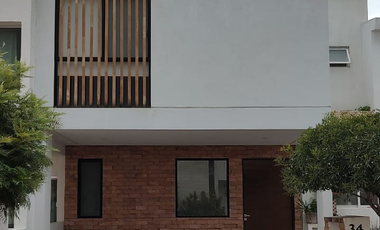 Venta de Casa en Corregidora,