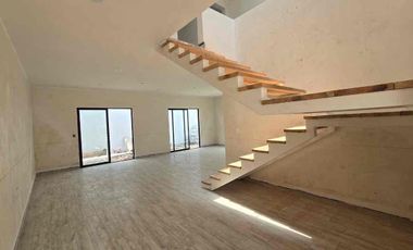 Casa en venta dentro de Fracc Privado Royal Campestre zona sur pte de la ciudad 200 mts2