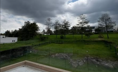 🏡 Casa en Renta / Venta en El Bosque Country Club 📍 Vive con lujo frente al campo de golf ⛳
