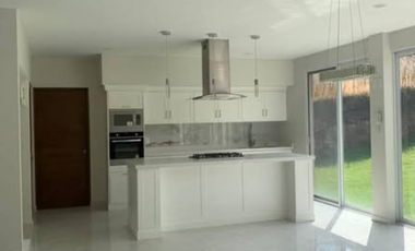 🏡 Casa en Renta / Venta en El Bosque Country Club 📍 Vive con lujo frente al campo de golf ⛳