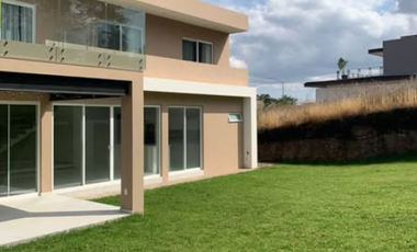 🏡 Casa en Renta / Venta en El Bosque Country Club 📍 Vive con lujo frente al campo de golf ⛳