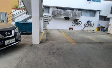 Avenida Edgar Córdova, Edificio Elite