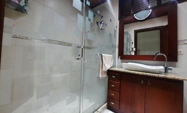 Avenida Edgar Córdova, Edificio Elite