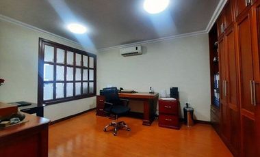 Avenida Edgar Córdova, Edificio Elite