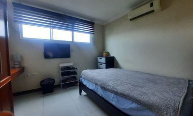 Avenida Edgar Córdova, Edificio Elite