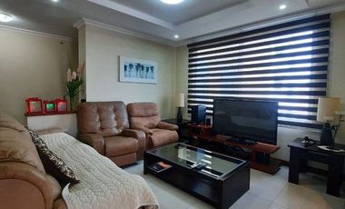 Avenida Edgar Córdova, Edificio Elite