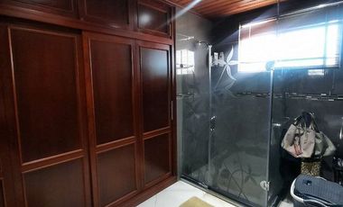 Avenida Edgar Córdova, Edificio Elite