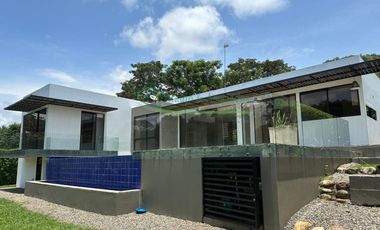 Nilo Cundinamarca Arrendamos hermosa casa con piscina privada en el Condominio Pacoli sobre vía Panamericana Melgar- Girardot.