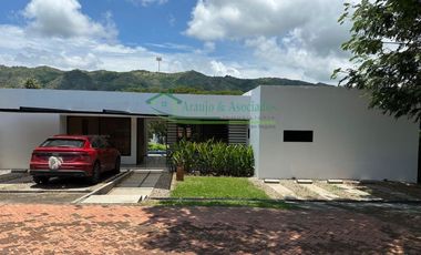Nilo Cundinamarca Arrendamos hermosa casa con piscina privada en el Condominio Pacoli sobre vía Panamericana Melgar- Girardot.