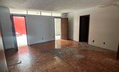 Edificio en esquina en venta