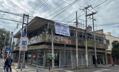 Edificio en esquina en venta
