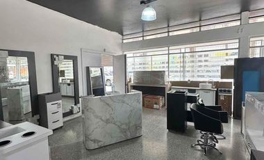 Edificio en esquina en venta