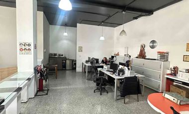 Edificio en esquina en venta
