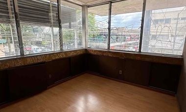 Edificio en esquina en venta