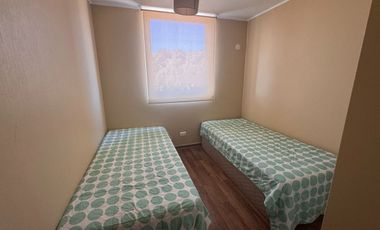 ARRIENDA AÑO CORRIDO dpto 2 dormitorios 2 baños amoblado a una cuadra de avda del mar