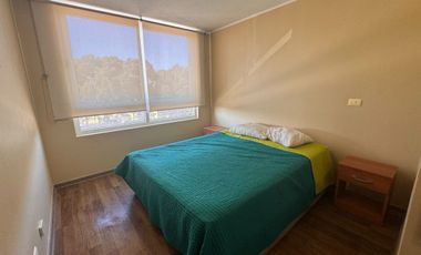 ARRIENDA AÑO CORRIDO dpto 2 dormitorios 2 baños amoblado a una cuadra de avda del mar