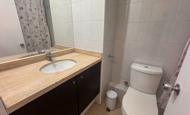 ARRIENDA AÑO CORRIDO dpto 2 dormitorios 2 baños amoblado a una cuadra de avda del mar