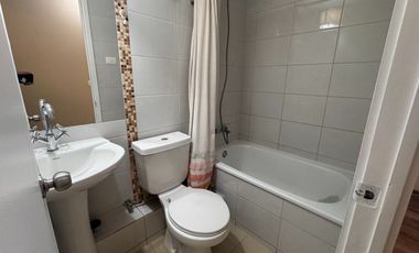 ARRIENDA AÑO CORRIDO dpto 2 dormitorios 2 baños amoblado a una cuadra de avda del mar