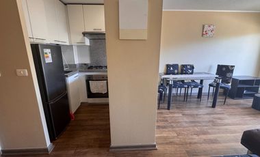 ARRIENDA AÑO CORRIDO dpto 2 dormitorios 2 baños amoblado a una cuadra de avda del mar