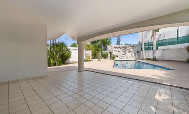 Casa en venta en Gaviotas, Puerto Vallarta, con alberca privada y paneles solares