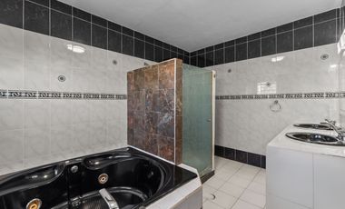 Casa en venta en Gaviotas, Puerto Vallarta, con alberca privada y paneles solares
