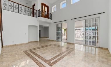 Casa en venta en Gaviotas, Puerto Vallarta, con alberca privada y paneles solares