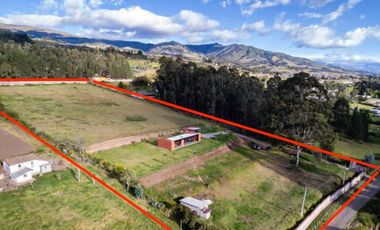 Quinta en venta entre Checa y Yaruquí Moderna casa agua de riego