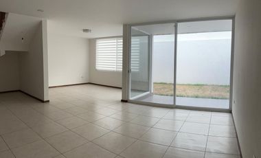 CASA EN VENTA EN RANCHO SANTA MONICA